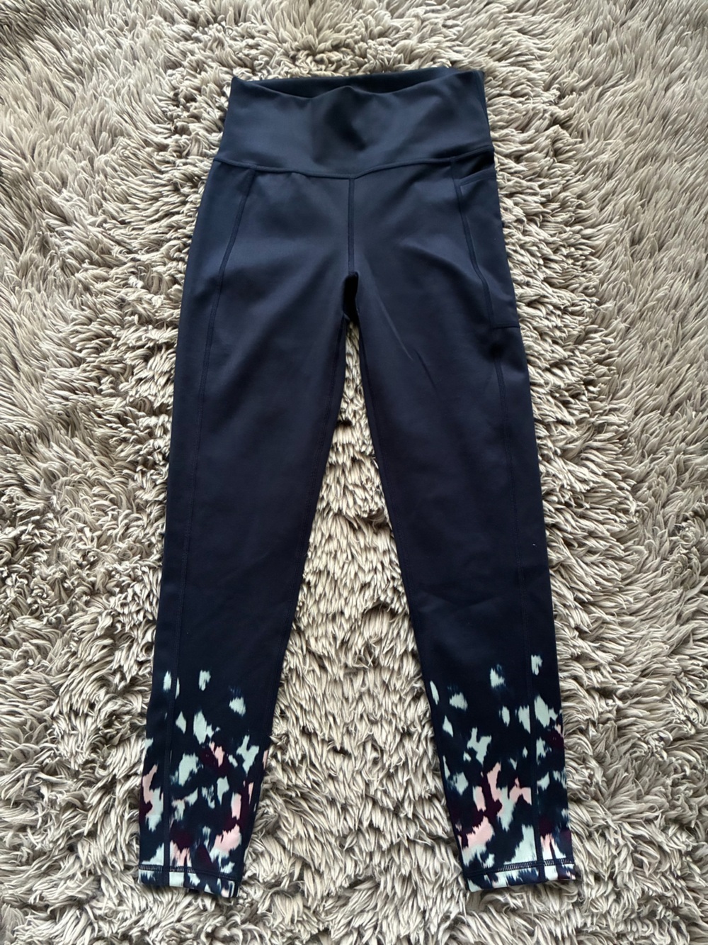 Sweaty Betty- size 4/6-  Navy Skinny Leggings with Multicolor Hem Print